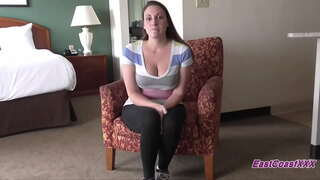 Nagy Csöcs MILF szar, baszik a két fickó a meghallgatáson