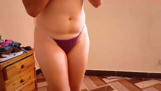 Slutty stepmom fucks kanako ug mosuyop sa akong kinatawo sa diha nga ako miabut sa balay gikan sa pagtuon sa tanan nga adlaw