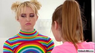 Hot carwash dospívající třít navzájem kočička po práci