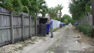 Alyssa Lynn dracului fiului ei prieten în aer liber