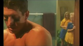 Похотливые болельщицы Калли Кокс һәм Эйприл трахаются бу раздевалке Похотливые болельщицы Калли Кокс һәм Эйприл трахаются бу раздевалке