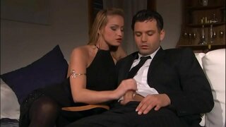 ���िअल गुदद्वारासंबंधीचा सह पूर्णपणे आनंद पोर्नस्टार Katia Nobili आणि तिच्या तरुण वळू घोडा - (एचडी देखावा)